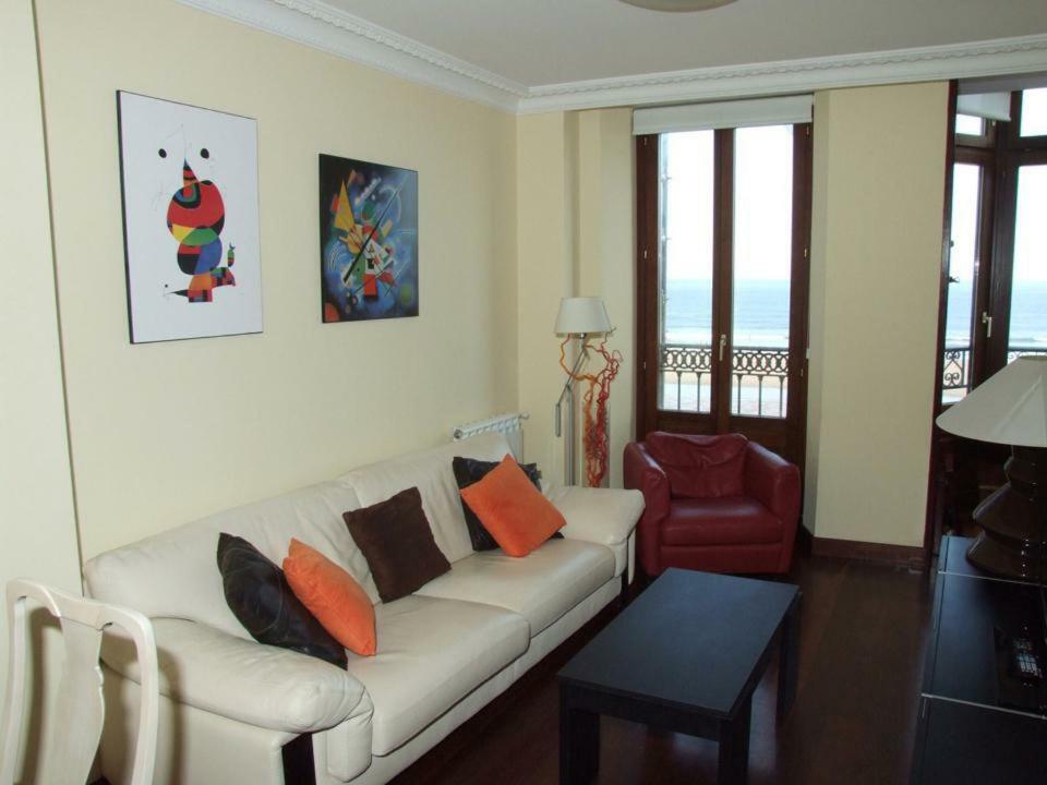 Vivienda en Gijon frente al mar Villa Buitenkant foto