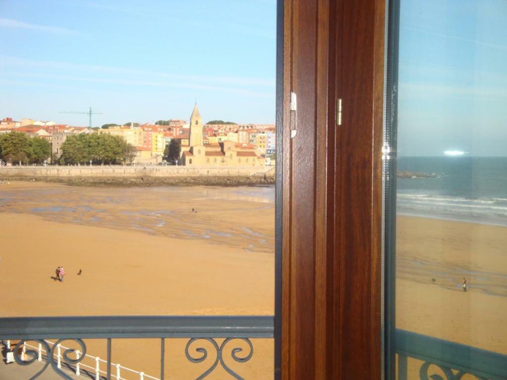 Vivienda en Gijon frente al mar Villa Buitenkant foto