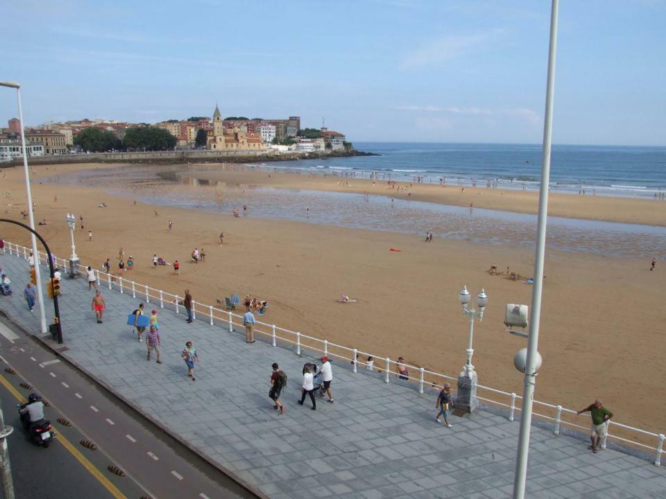 Vivienda en Gijon frente al mar Villa Buitenkant foto